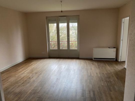 Location Appartement 4 pièces 80m² MONTREVEL EN BRESSE 01340 - Photo 1