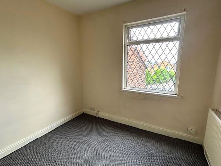 2 bedroom semi-detached house to rent - Photo 3