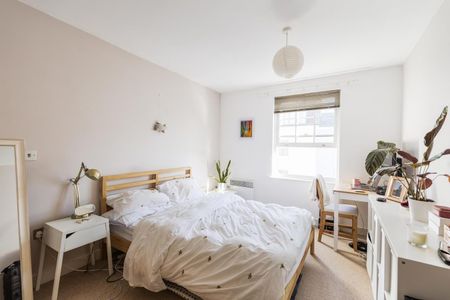 1 Bed Flat - Photo 4