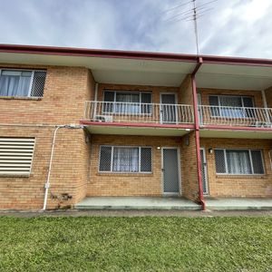 Inner City Apartment with no water charges to pay - Photo 2