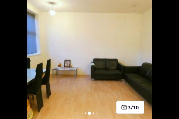 1 Bed Flat, Centreway Apartments, IG1 - Photo 1