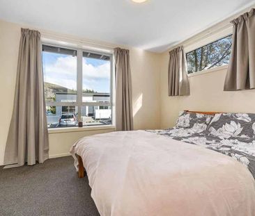 3 Bedroom, 2 Bathroom Apartment Above Frankton Road - Photo 4