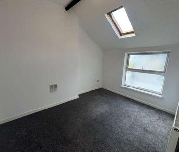 First Floor Flat, Stacey Road, Roath, Cardiff, CF24 - Photo 6