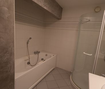 Een gerenoveerd appartement op de 2de verdieping van 102m² met 2 sl... - Photo 6