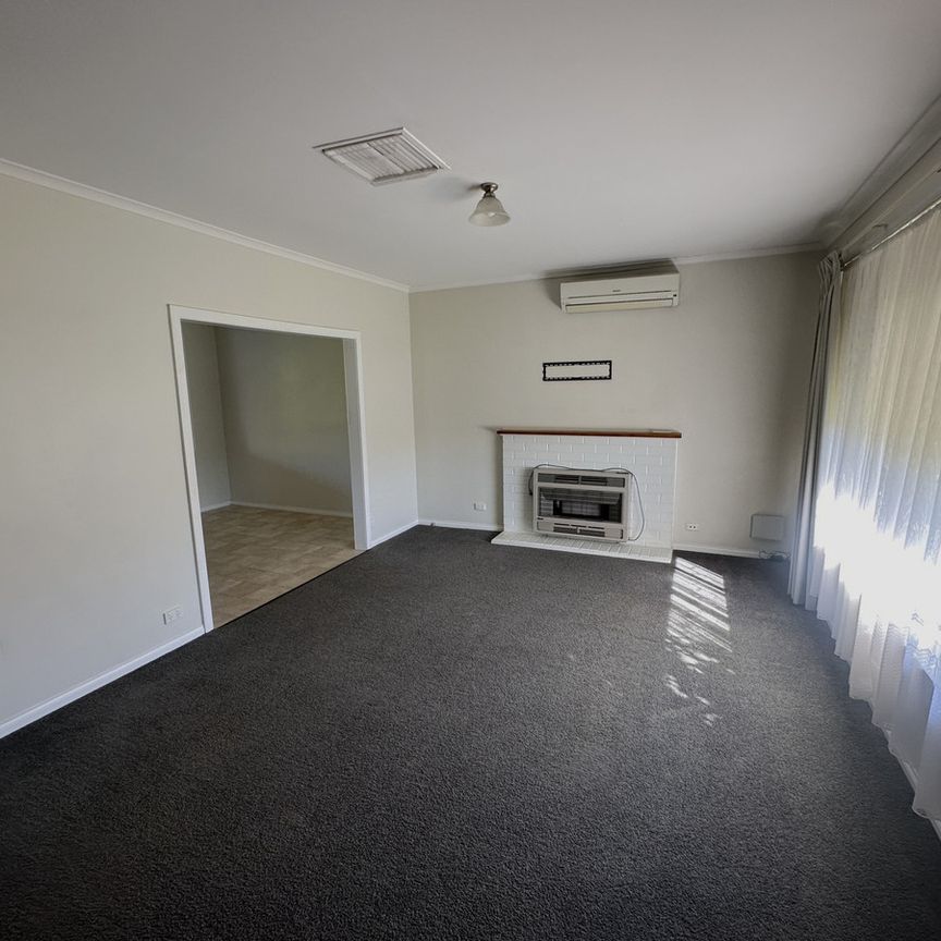36 Sheehan Crescent, SHEPPARTON VIC 3630 - Photo 1