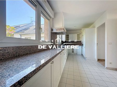Location Appartement 3 pièces 80m² NANTERRE 92000 - Photo 3