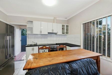 Neat Two-Bedroom Home in Peaceful Lakeside Pocket - Photo 3