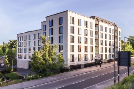 A 1 Bedroom Flat in St James Walk GL50 3UE - Photo 3