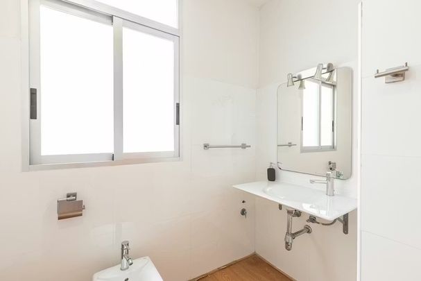 Calle Hernán Cortés, Valencia, Valencian Community 46004 - Photo 1