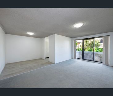 Well presented 2 bedroom unit!! - Photo 5