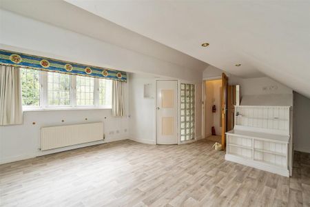 5 bedroom semi-detached house to rent - Photo 4