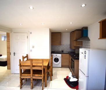 Two bedroom Annex property ideal for student couples- £1800 inclusive - Photo 4