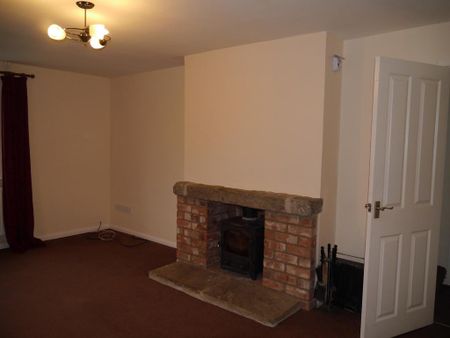 3 bedroom semi-detached house to rent - Photo 2