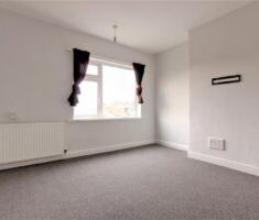 2 BEDROOM House - Terraced - Photo 3