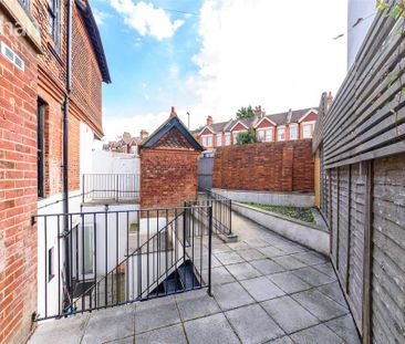 House share to rent - Photo 3