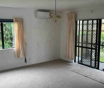 3 Bedroom, 1 Bathroom Home in Prime Location! - Photo 1