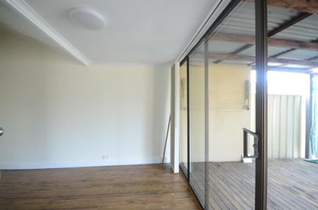 3 Bedroom House&excl;&excl; - Photo 4