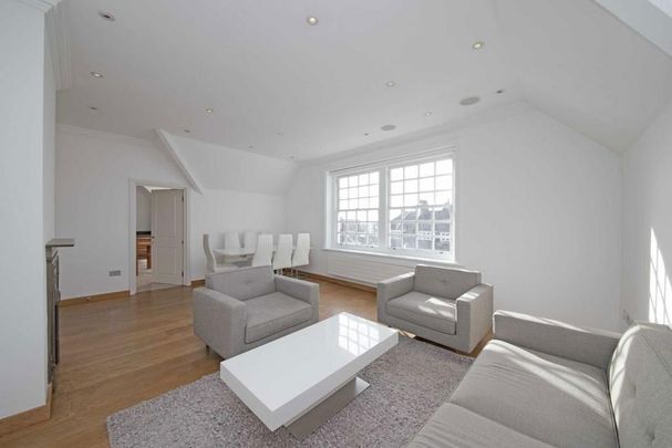 4 bedroom flat to rent - Photo 1