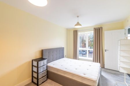 4 bedroom townhouse to rent - Photo 5