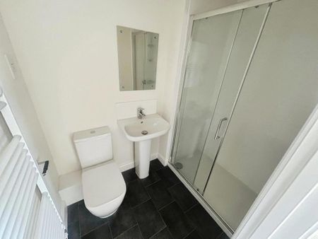 3 bedroom end of terrace house to rent - Photo 3