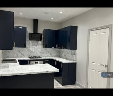 3 bedroom flat to rent - Photo 5