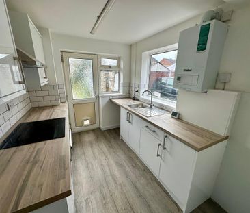 3 bedroom semi-detached house to rent - Photo 4