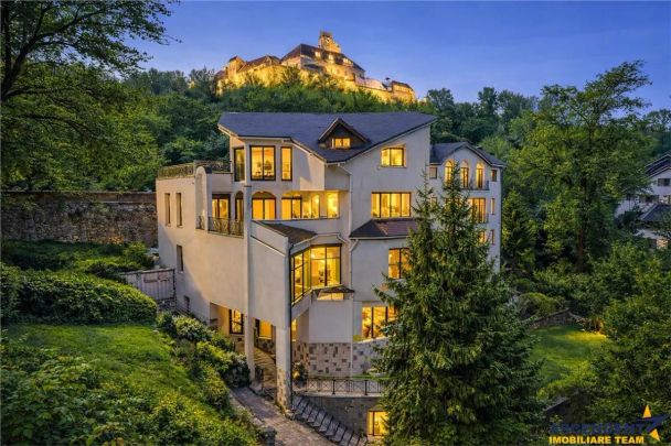 Castelariu:spectacol panoramic,locatie prestigioasa,Central, Brasov - Photo 1