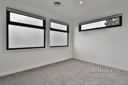 14B Rosaline Avenue, Mount Waverley - Photo 3