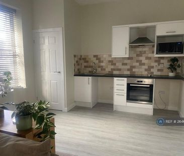 2 bedroom flat to rent - Photo 3