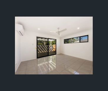 STUNNING HOME + DOUBLE GARAGE - Photo 1