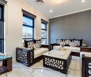 Luxurious Family Home! - Photo 1