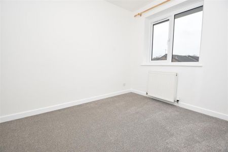 2 bedroom semi-detached house to rent - Photo 4