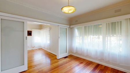 Renovated 3-Bedroom Home in Prime Coburg Location - Photo 2