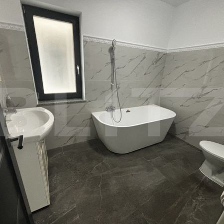 Inchiriere apartament cu 2 camere, 74 mp, zona Piata de Vech - Photo 4