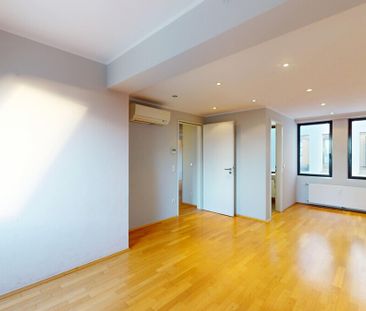 Exklusive Loft-Wohnung mit Sonnenterrasse über den Dächern der Düss... - Foto 1