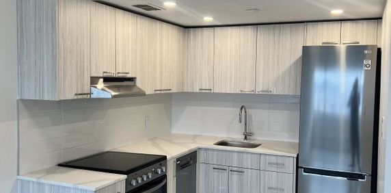 The White House - Photo 2