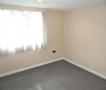 The Links, Hawthorn, Corsham, SN13 - Photo 2