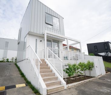 Modern Comfort one bedroom house in a Prime Glen Innes Location - Photo 5