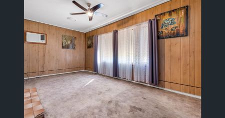 Charming 3-Bedroom Home with Spacious Yard in Elizabeth Downs - Photo 2