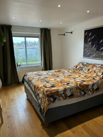 Trollesundsvägen, Bandhagen - Photo 2