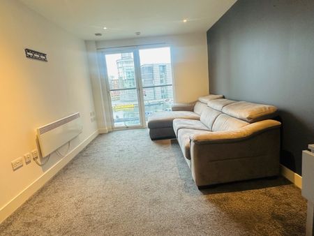 1 Bed Flat, Armouries Way, LS10 - Photo 3