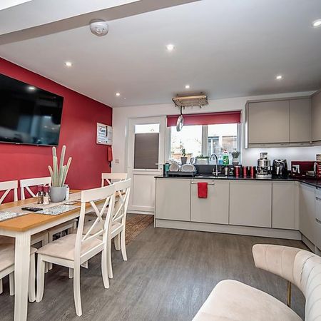 1 bedroom in a house share to rent - Photo 3