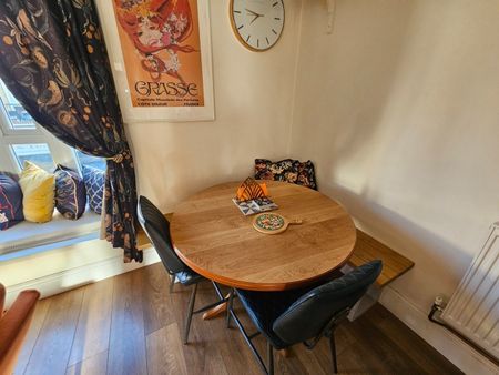 2 Bed Maisonette, London, E14 - Photo 4