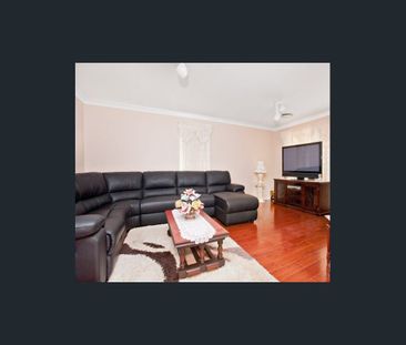 Lovely four bedroom home - Photo 4