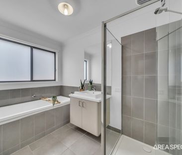 62 Bromley Circuit, Thornhill Park, Vic 3335 - Photo 2