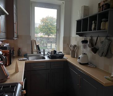 Room in a Shared Flat, Loganlea Drive, EH7 - Photo 3