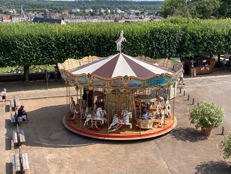 APPARTEMENT F1 / STUDIO MEUBLE A LOUER EN COURTE DUREE - A BLOIS - BELLES PRESTATIONS - VUE SUR CHÂTEAU & LOIRE - Photo 2