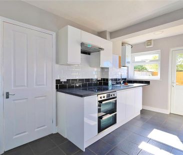 3 bedroom terraced house to rent - Photo 6