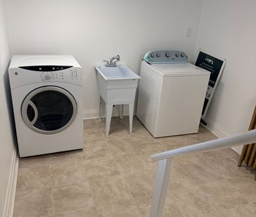 For Lease - 207 Oakwood Avenue, Toronto, Ontario - Photo 6