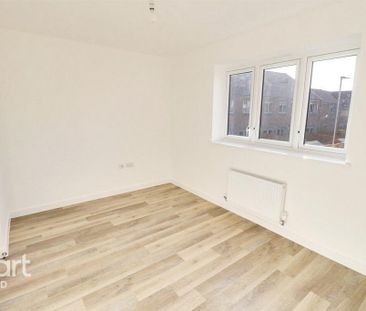 2 bedroom end of terrace house to rent - Photo 5